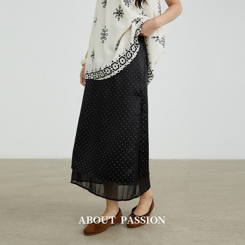 About Passion · 法式复古波点半身裙早秋新款拼接网纱缎面裙