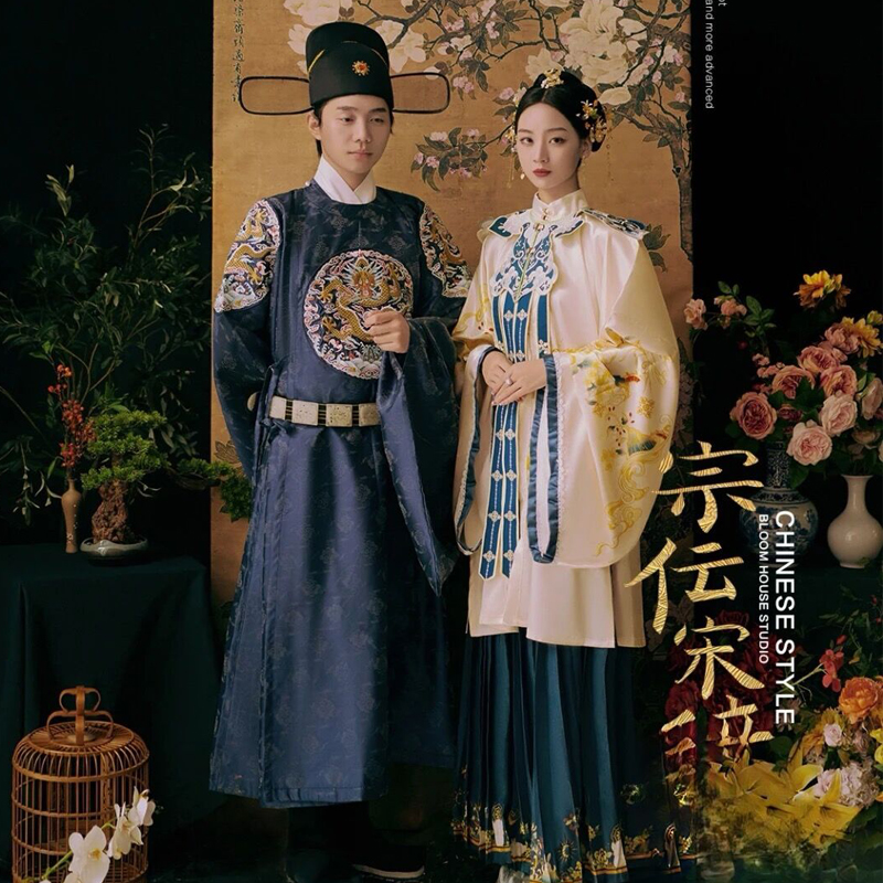 新款影楼情侣双人拍照服装明代汉服婚纱新中式复古婚礼写真照服饰