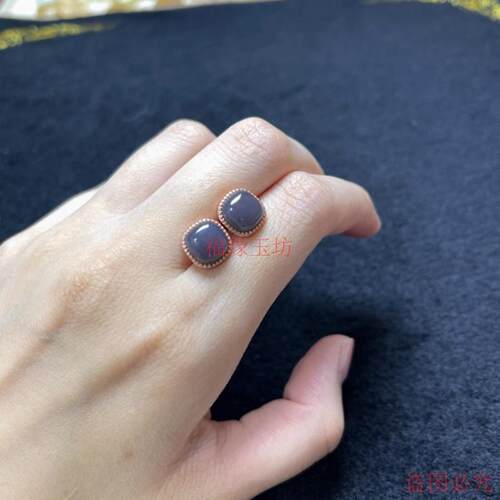 精品精品和田玉耳钉浓烟紫小方形925银镀18k金女款帝王紫玉石耳饰