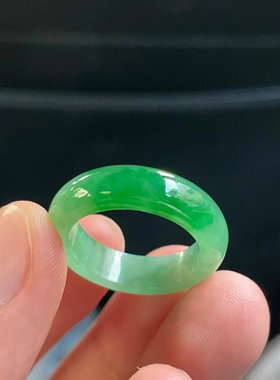 缅甸翡翠冰种满绿帝王绿戒指