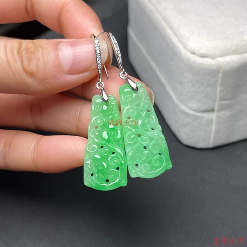 精品缅甸翡翠冰种阳绿色耳环镂空雕花方形牌925银镶嵌耳坠女耳饰