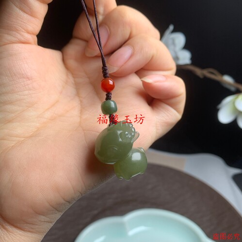 和田玉小羊雕刻吊坠手机钥匙扣