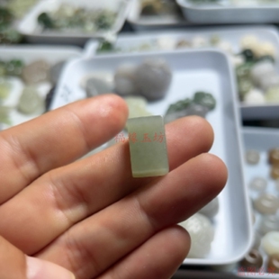 新款和田玉白玉烟紫糖料随型无事牌吊坠挂件手机手牌手链毛衣链