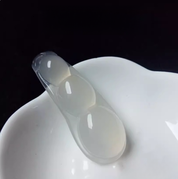 大号玉髓福豆吊坠天然玉石平安四季豆玛瑙挂件男女玉坠项链