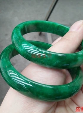 缅翡翠满绿玉手镯女款