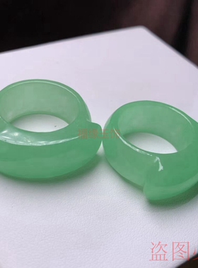 天然a货缅甸翡翠阳绿男女款仿古