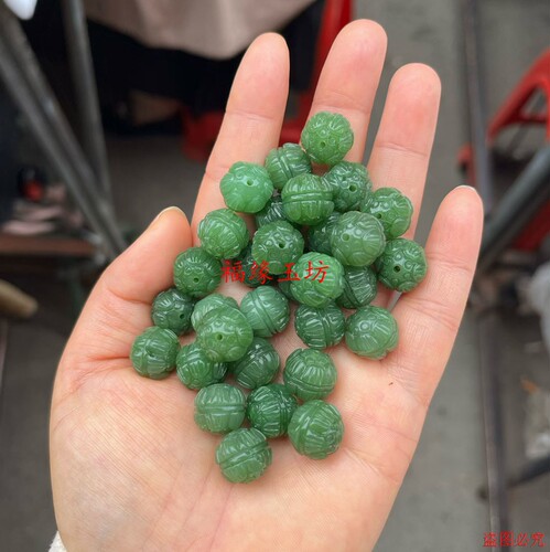 和田玉碧玉并蒂莲雕刻配珠