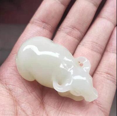 和田晴水色属牛玉佩转乾坤