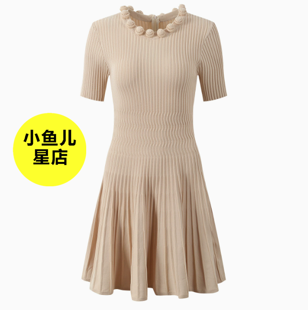 法式浪漫夏季设计感领口立体花朵装饰性感修身显瘦挂脖针织连衣裙