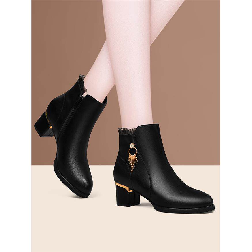 高跟短靴女士粗跟不累脚2025新款秋冬配裙子软底真皮妈妈鞋时尚潮