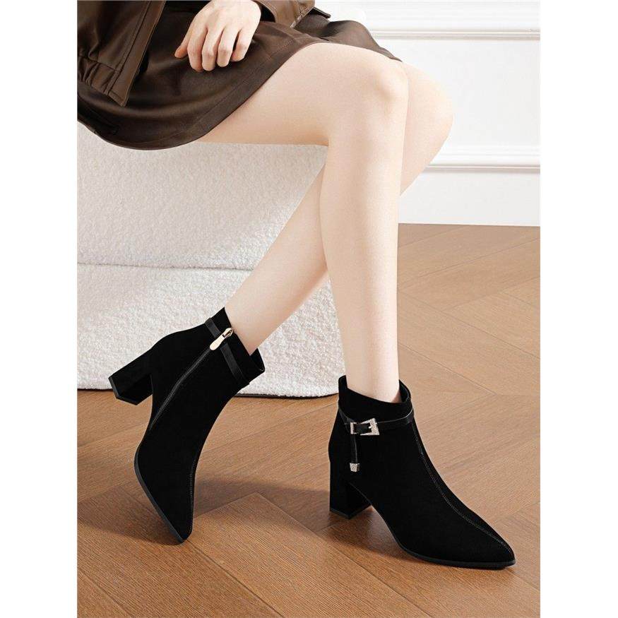 黑色中跟2025短靴女靴尖头粗跟鞋秋冬女鞋时尚鞋轻便短筒靴高跟靴