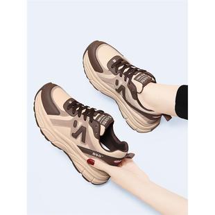 真皮女式休闲运动鞋2025新款春秋季软底旅游鞋超轻冬季天鹅绒老爸