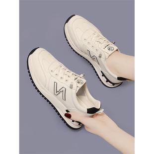 运动鞋女款2025年秋冬季新款平底百搭软皮小白鞋轻便软底旅游休闲