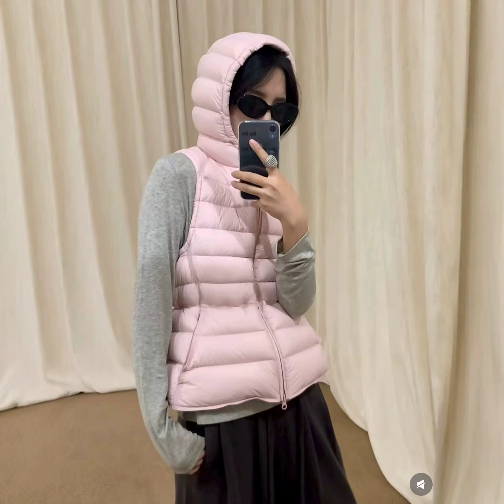 26连帽排骨羽绒马甲女90白鸭绒冬季新款羽绒背心连帽无袖收腰上衣