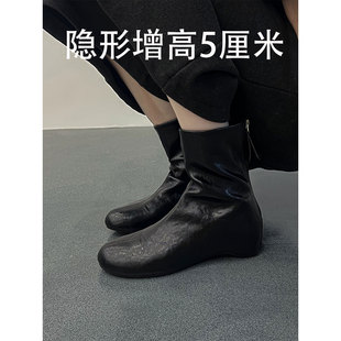 牛皮版~真皮黑色圆头短靴女款2026秋冬新款瘦瘦靴平底内增高靴子