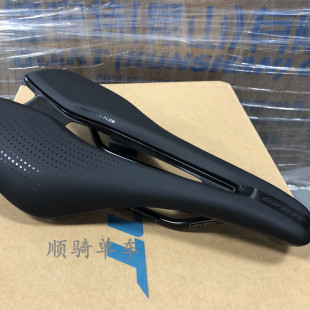 新款GIANT捷安特FLEET短鼻舒适竞技坐垫座包 碳底SST弓碳弓台湾产