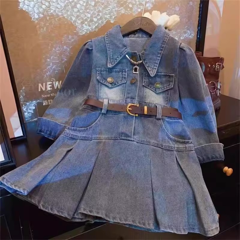 小女孩时尚感牛仔连衣裙2025