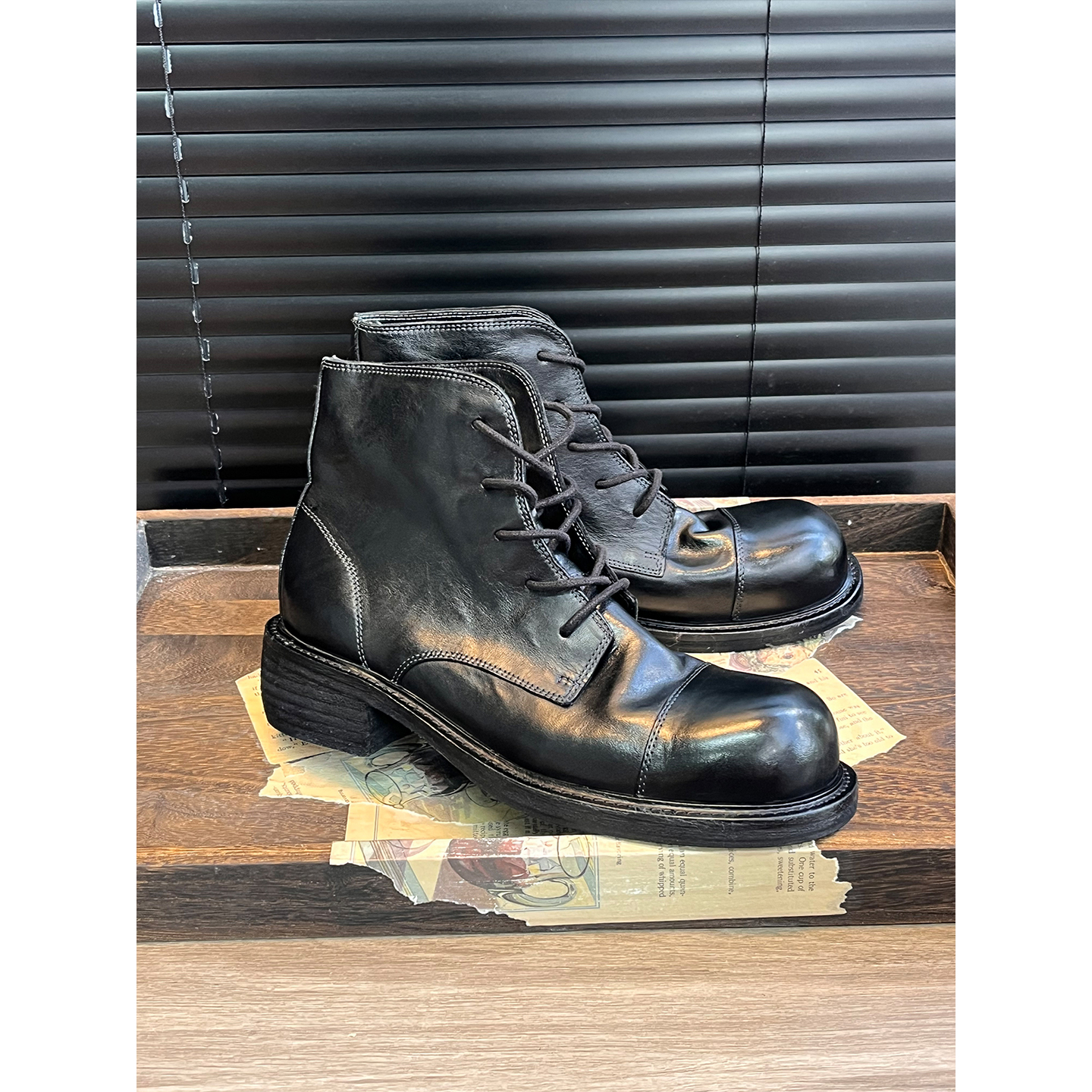 唐拉丁固特异工艺水洗马丁靴