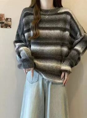 镜服饰2025女冬装复古条纹毛衣女宽松慵懒风圆领针织衫上衣10657