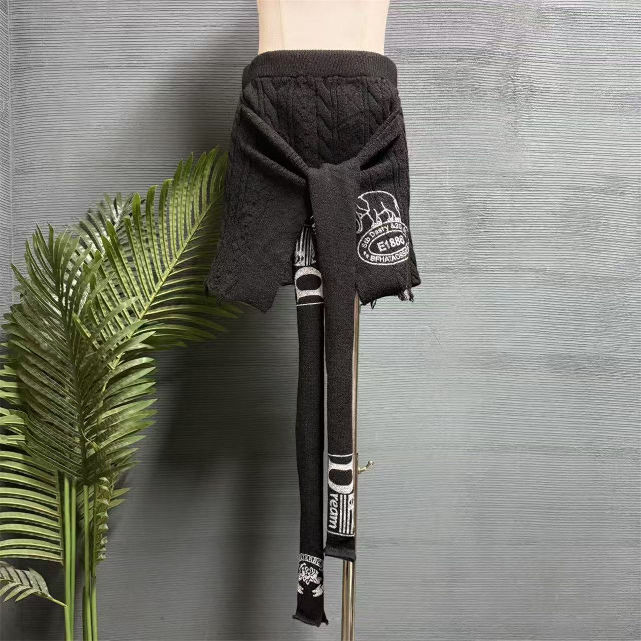 镜服饰2025秋两种穿法毛衣女绑带设计针织显瘦可上衣可短裙10680