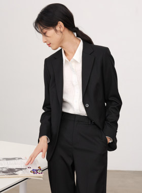 西装套装女春秋面试穿搭