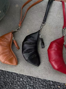 极简穿搭凹造型迷你月牙包项链小众设计感多种戴法颈链毛衣链新款