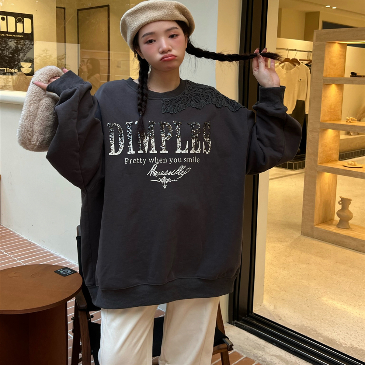 亮片字母加绒冬季蕾丝拼接卫衣女