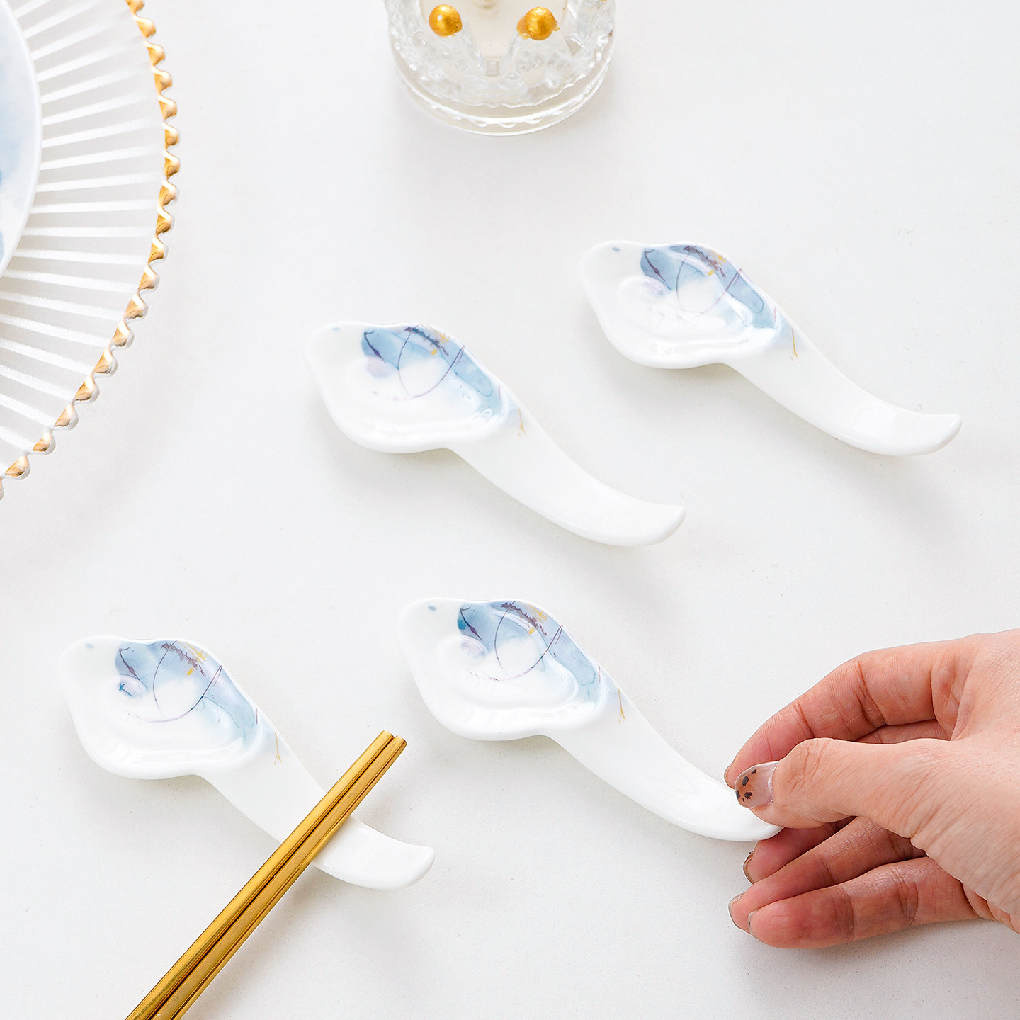 4个创意骨瓷家用祥云筷子架勺托