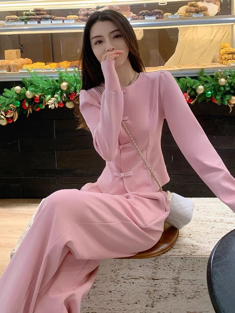 早秋穿搭套装2024新款女粉色高级感减龄洋气休闲运动阔腿裤两件套,女装/女士精品,时尚套装,淘宝优惠券,粉丝福利购,淘宝优惠卷