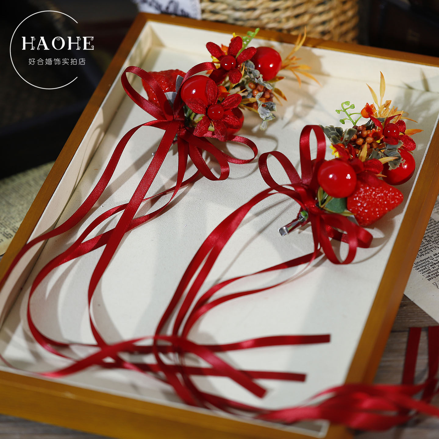 新中式红色仿真花发夹蝴蝶结丝带流苏草莓边夹新娘晨袍头饰减龄