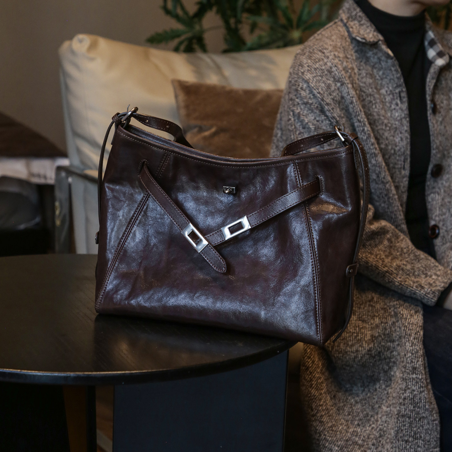 2025秋冬新款复古真皮女单肩斜挎包植鞣头层牛皮通勤托特包腋下包,箱包皮具/热销女包/男包,通用款女包,淘宝优惠券,粉丝福利购,淘宝优惠卷