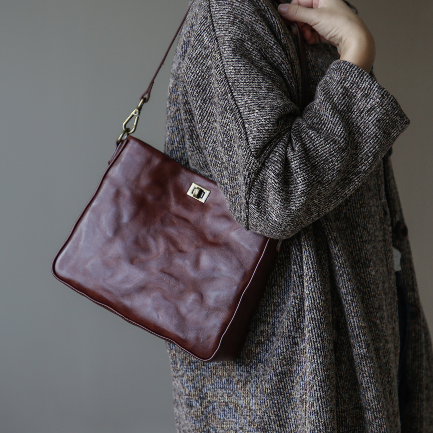 漫色真皮手抓纹植鞣头层牛皮腋下包女2025新款通勤复古单肩斜挎包