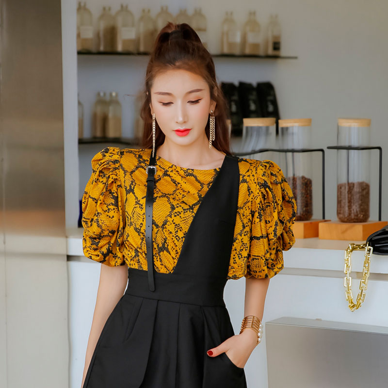 肩宽显瘦洋气上衣女夏灯笼泡泡短袖弹力收腰时尚打底衫莽蛇纹