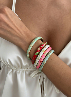 滴油花卉弹簧式手镯女 2026夏季新潮时尚百搭网红写真拍照配饰品