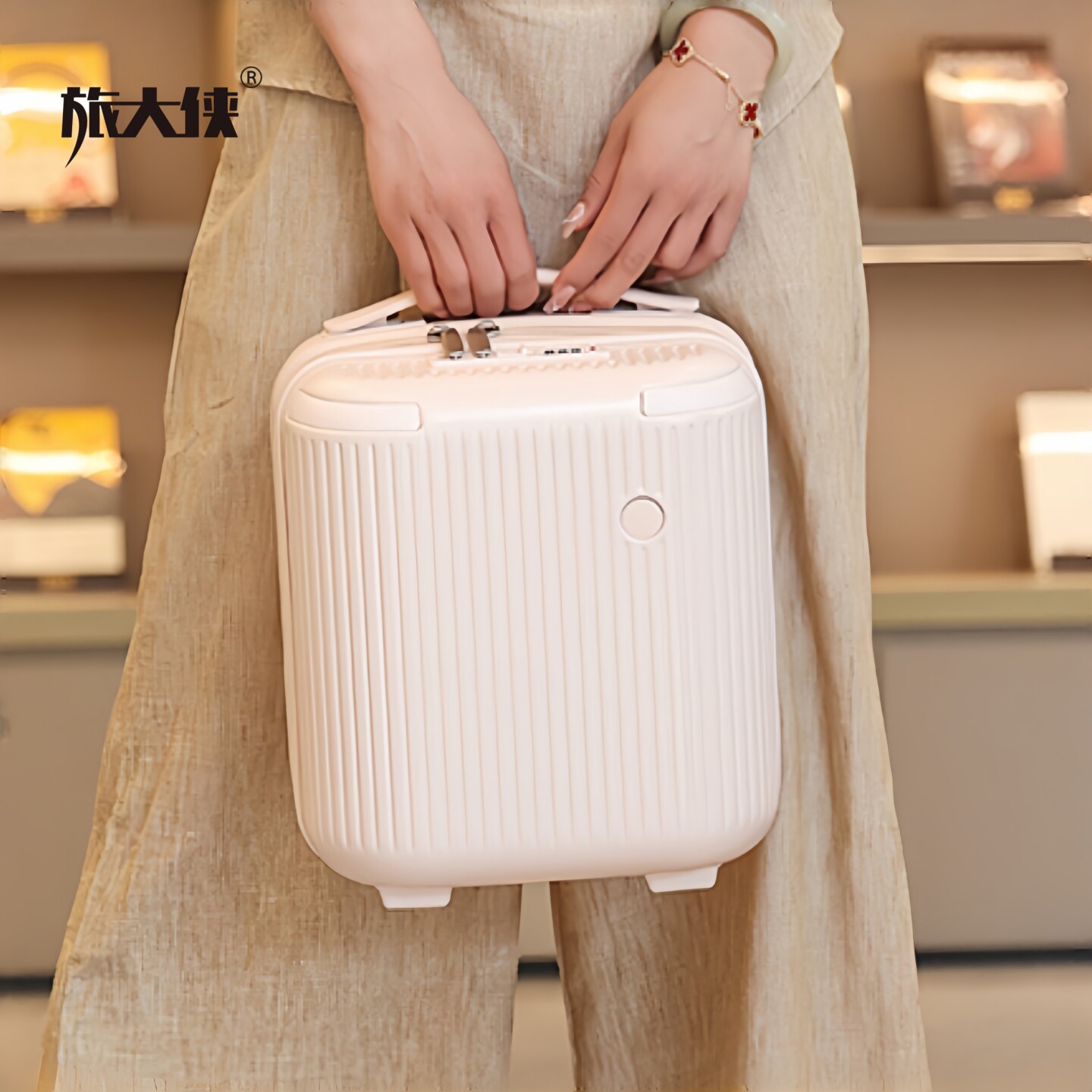 旅大侠高颜值轻便化妆箱女14寸带锁可套拉杆箱学生便携收纳手提箱