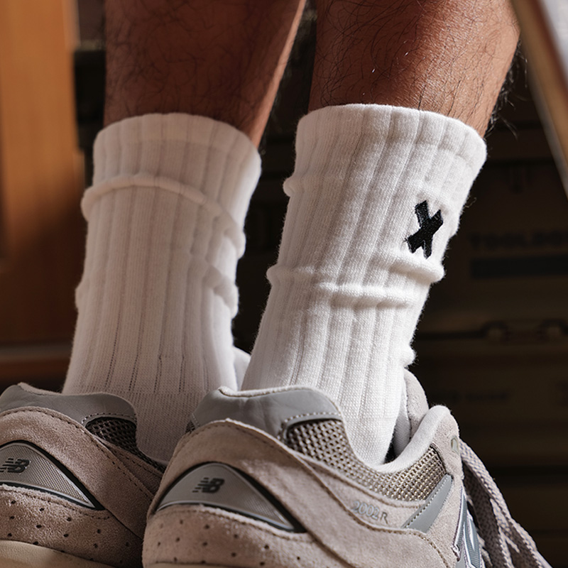 潮牌刺绣运动袜男士中筒袜潮流白色潮袜高帮滑板街头长袜cityboy