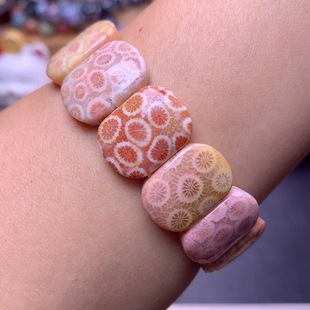 珊瑚玉手牌手链多宝草莓花喜欢可拍下