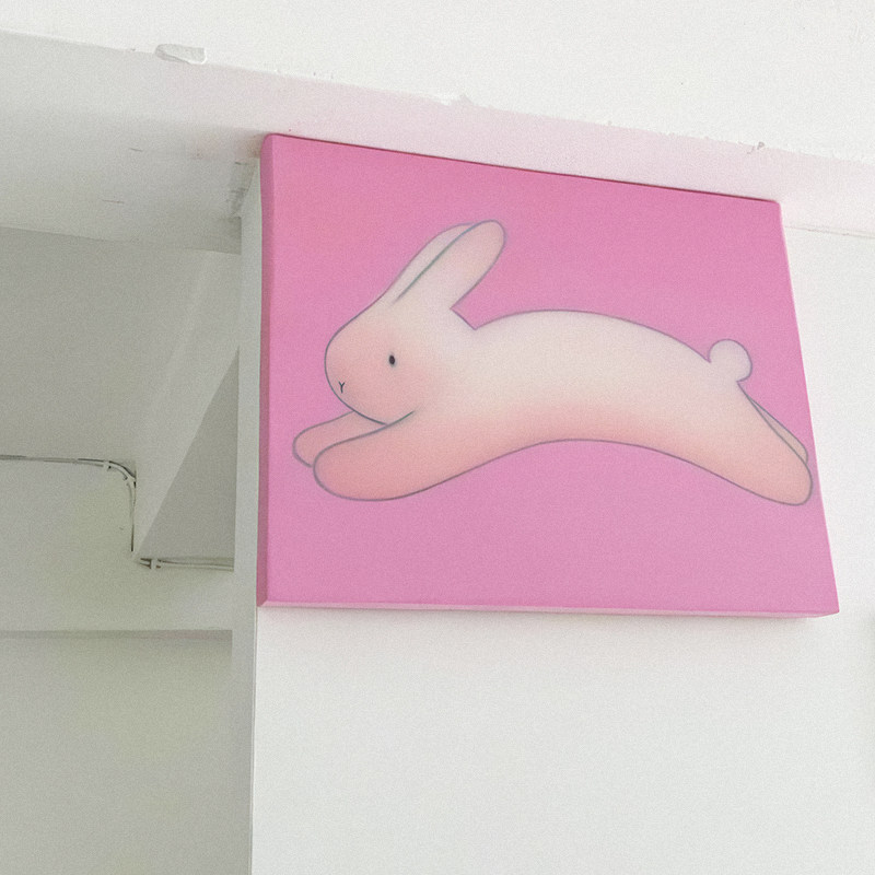 粉红兔可爱女生宿舍礼物清新卧室出租房间装饰挂画客餐厅幼儿培训