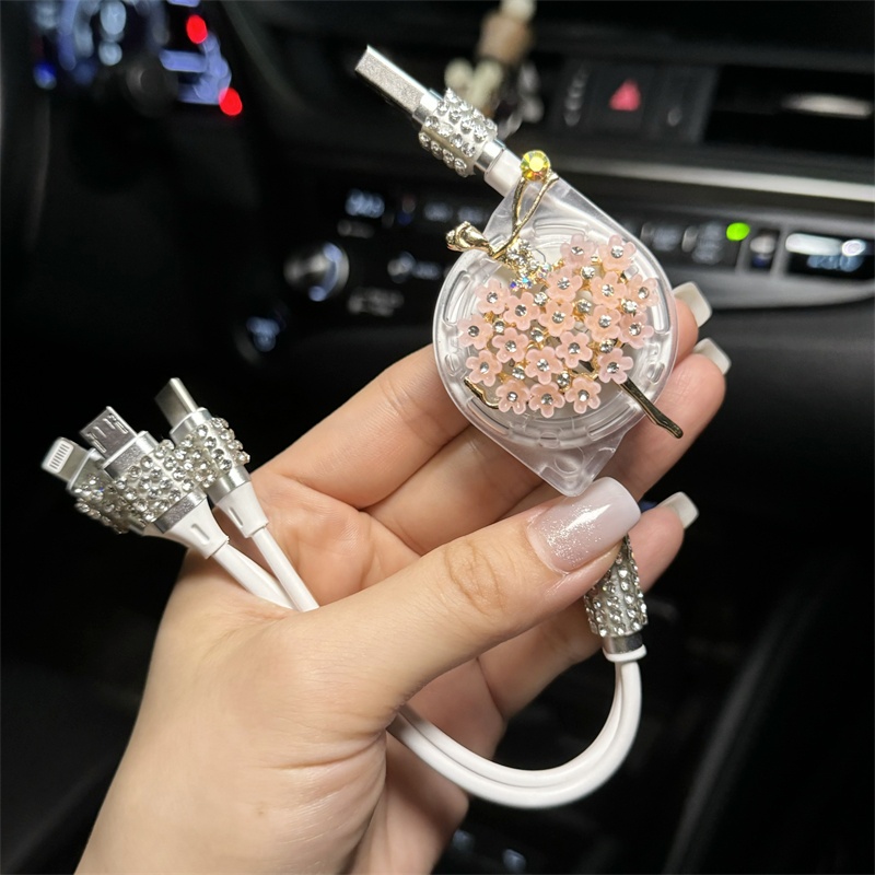 车载充电器一拖三女生手机数据线