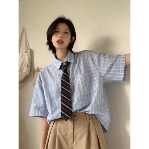 学院风条纹短袖宽松衬衫