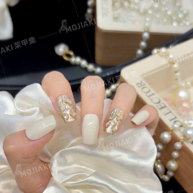 【奶白金钻】奶白跳钻纯手工穿戴甲美甲贴片日常显白,彩妆/香水/美妆工具,穿戴甲/甲片,淘宝优惠券,粉丝福利购,淘宝优惠卷