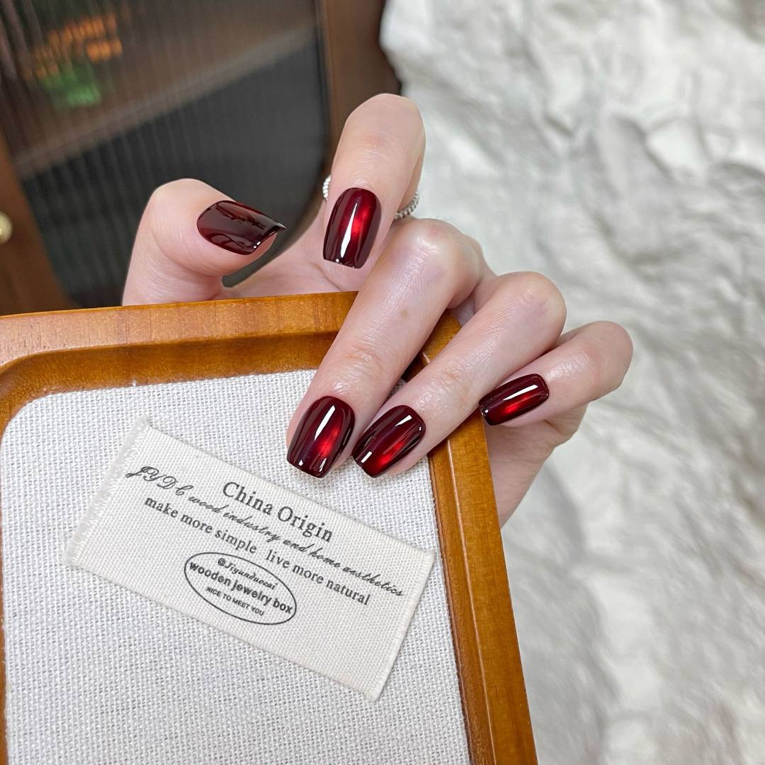 【酒红车厘子】显白酒红猫眼短款穿戴甲日常百搭美甲