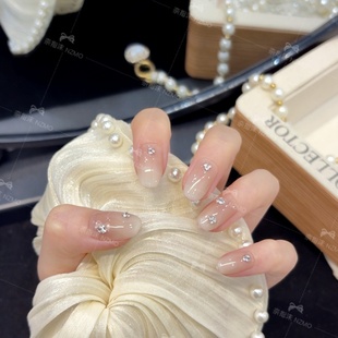 温柔风显白简约穿戴甲裸色日常 许我耀眼