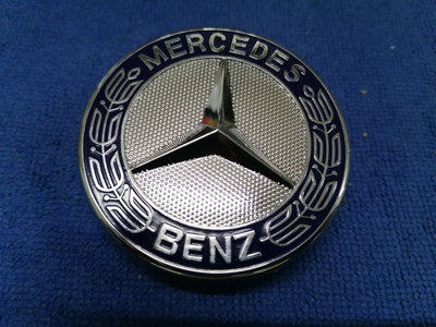 奔驰车标C级E级S级E300E260LS400黑色蓝色星徽标机盖中网保险杠小