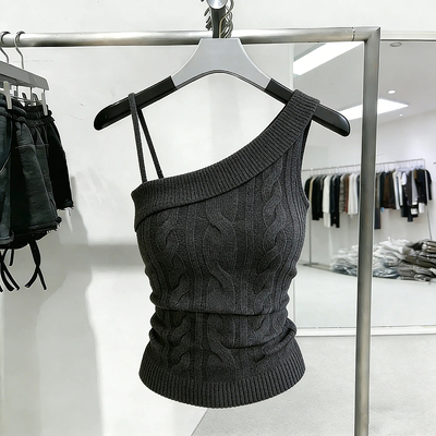 深灰斜肩麻花修身性感吊带