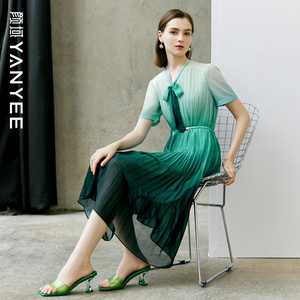 颜域短袖渐变色连衣裙女夏季2026新款轻熟风高端气质蝴蝶结百褶裙