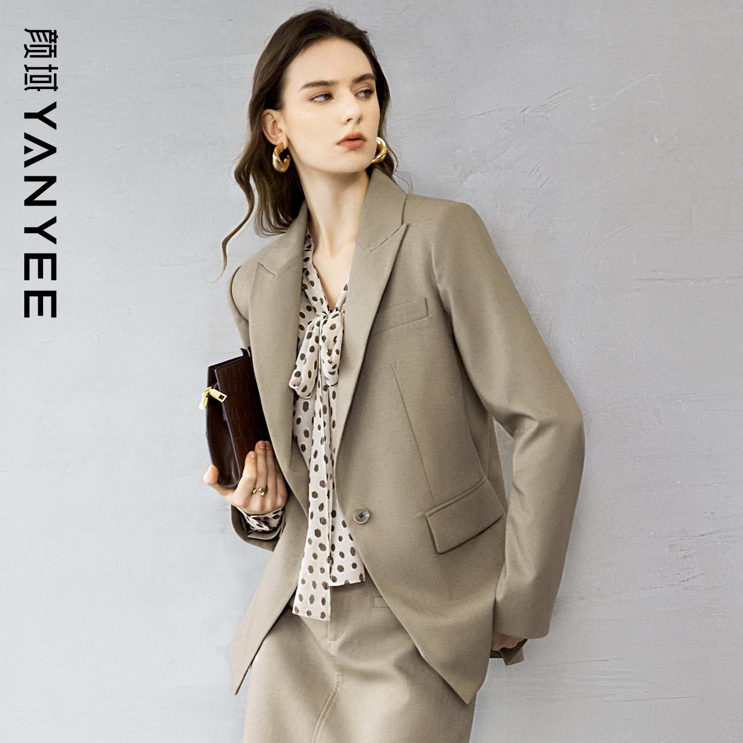 颜域浅咖色短款西装外套女2026早春新款薄款通勤小香风显瘦小西服,女装/女士精品,西装,淘宝优惠券,粉丝福利购,淘宝优惠卷