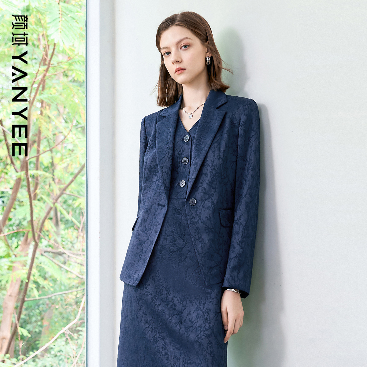 颜域洋气高级感蓝色西装