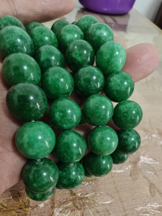 清代老翡翠手链尺寸约10毫米重约100克 个人收藏特价转让，有喜欢
