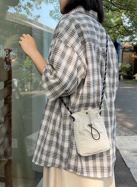 夏天夏季迷你小包包女2024新款时尚抽绳斜挎包白色单肩钥匙包